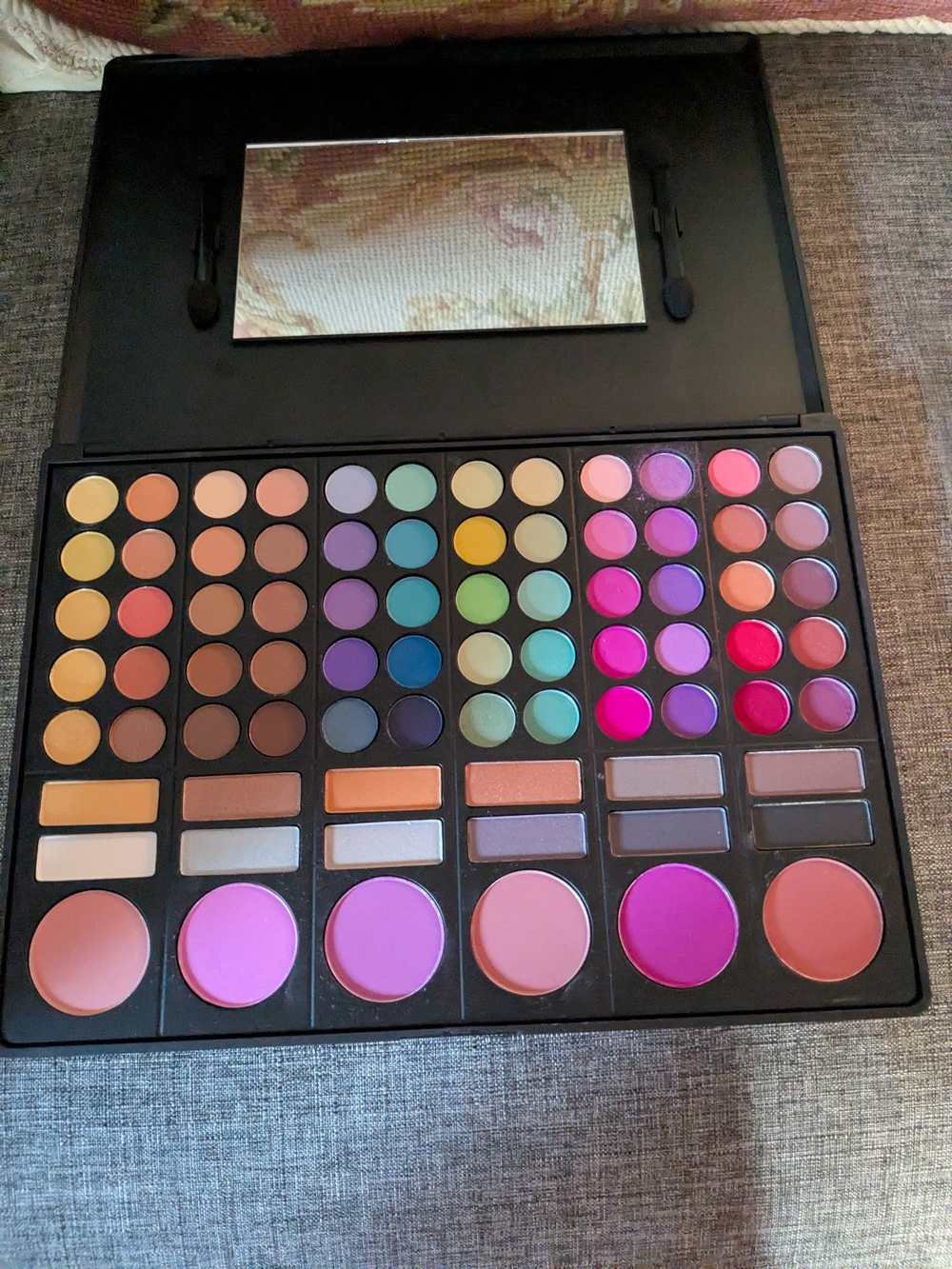 Coastal Scents Women Makeup Palette - Multi-Color Eyeshadows & Blushes